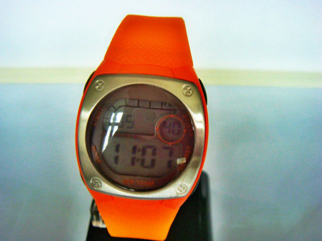 Womens Sporty Quartz Digital Watches With 100M Water Resistant